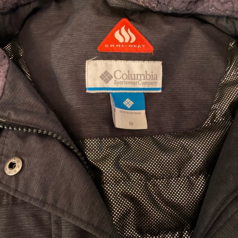 Women’s medium Columbia coat. Omni heat.